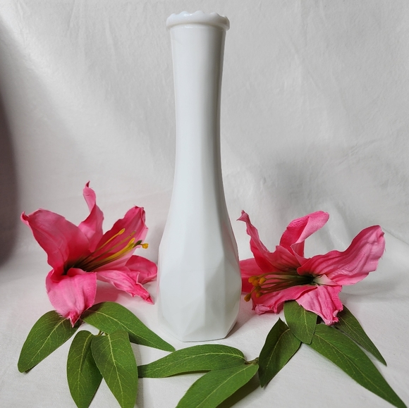 Vintage Vase E O Brody Co USA White Milk Glass Flower Bud Holder 8.5" Tall - Picture 16 of 16